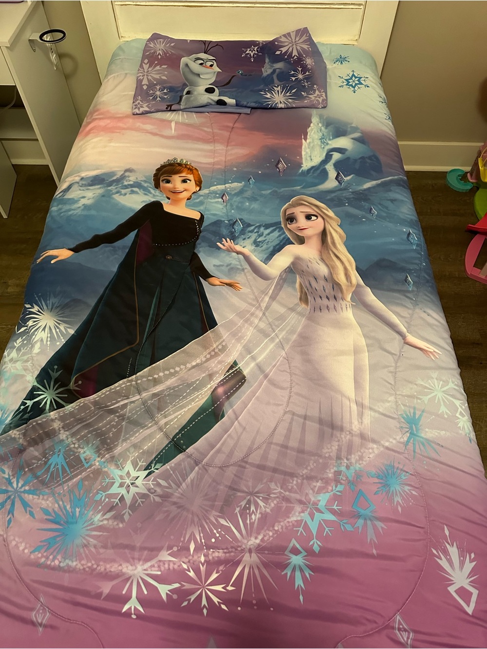 Twin comforter